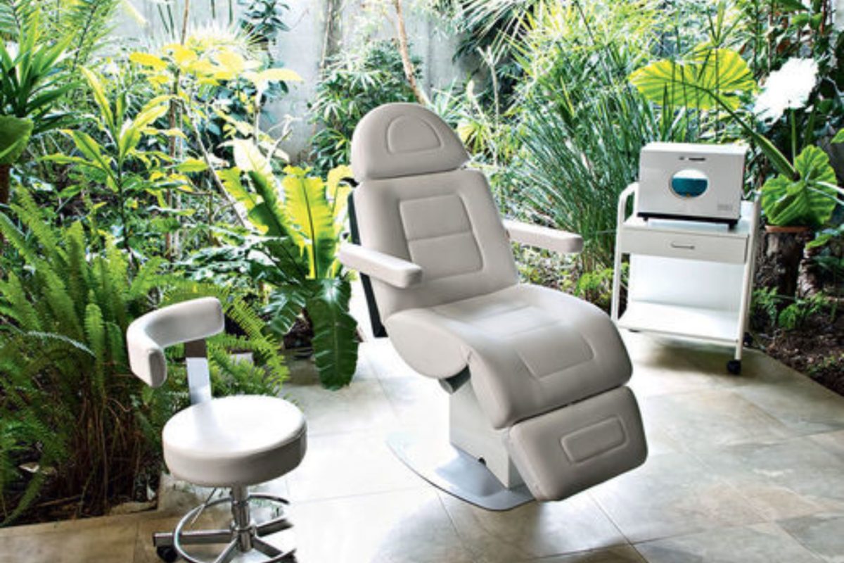 Multi-Functional Hairdressing Chairs