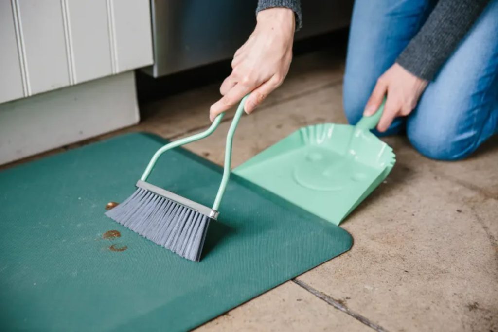 Regular salon mats Cleaning