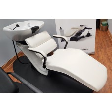 SHOWROOM RS ELITE Backwash Lounge Shampoo Unit White From Takara Belmont