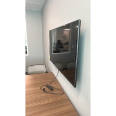 55" Vizio TV With Wall Mount Ready To Use Used Slightly Includes Remote
