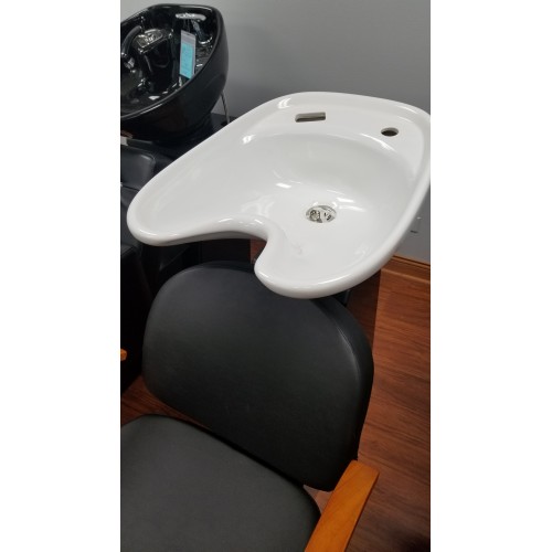 NEW Pibbs Samantha Backwash Sold As Is New With Metal Footrest