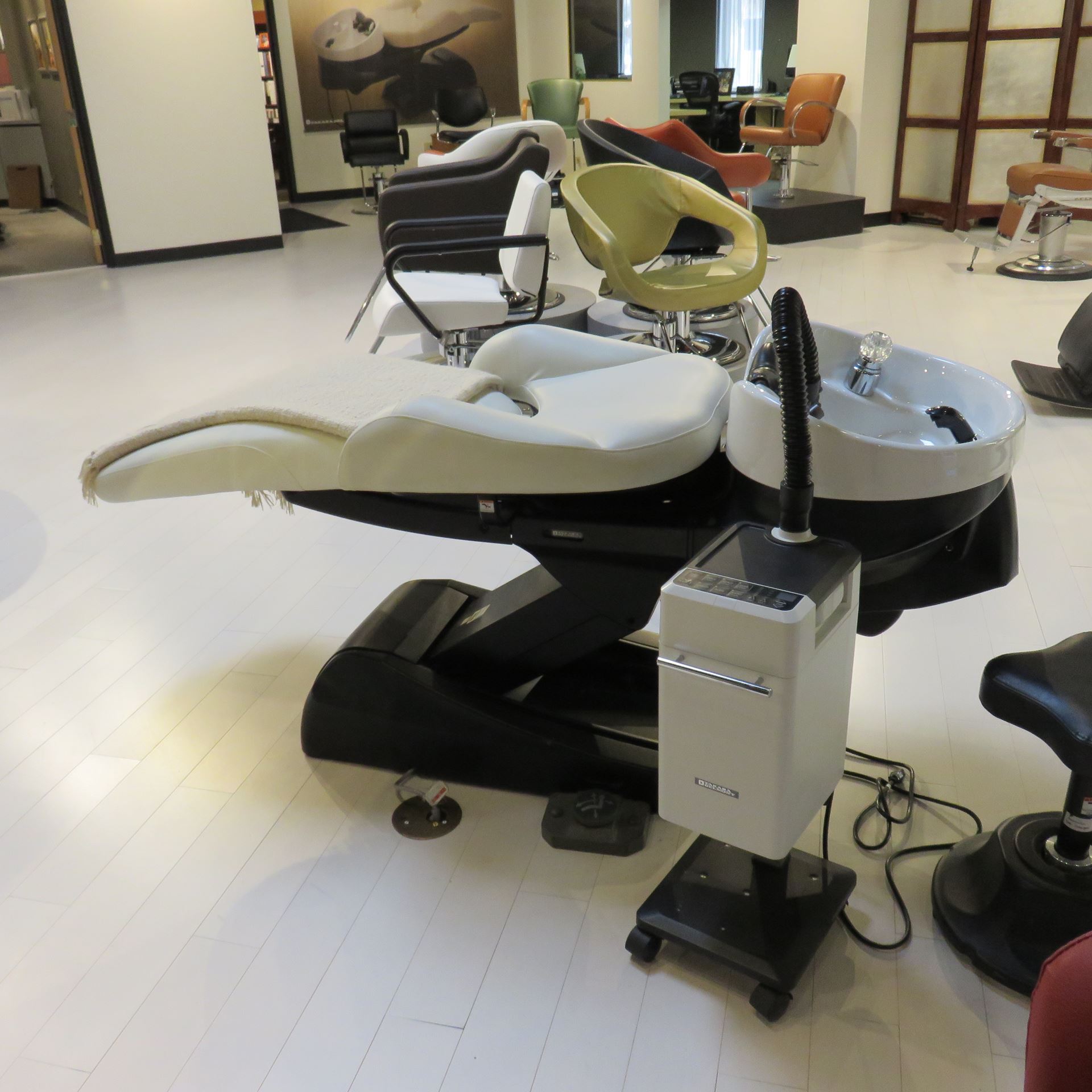 Yume Premiere Shampoo Side Backwash Made In Japan - Image 4