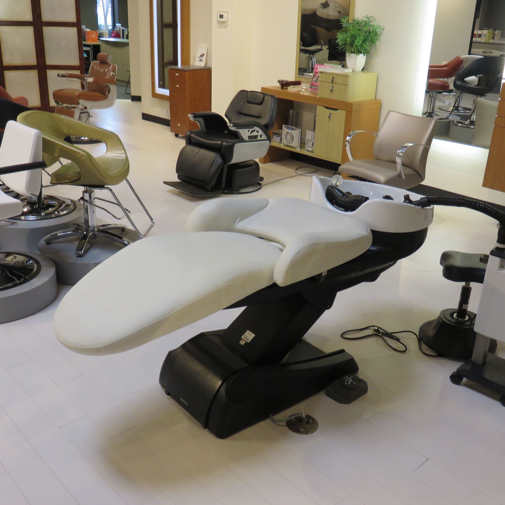 Yume Premiere Shampoo Side Backwash Made In Japan - Image 3