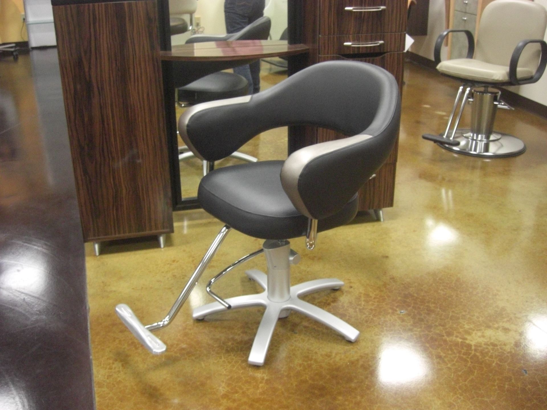Nagi ST-M70 Japanese Styling Chair Very Comfortable - Image 2