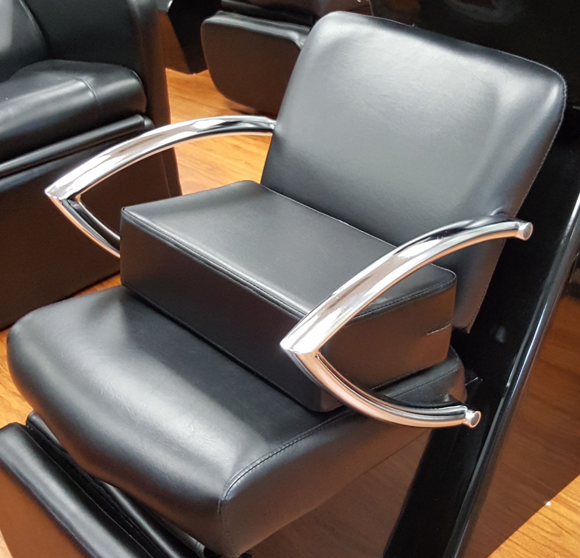 Italica 0006 Shampoo Cushion Booster 5 Inches Thick - Image 2