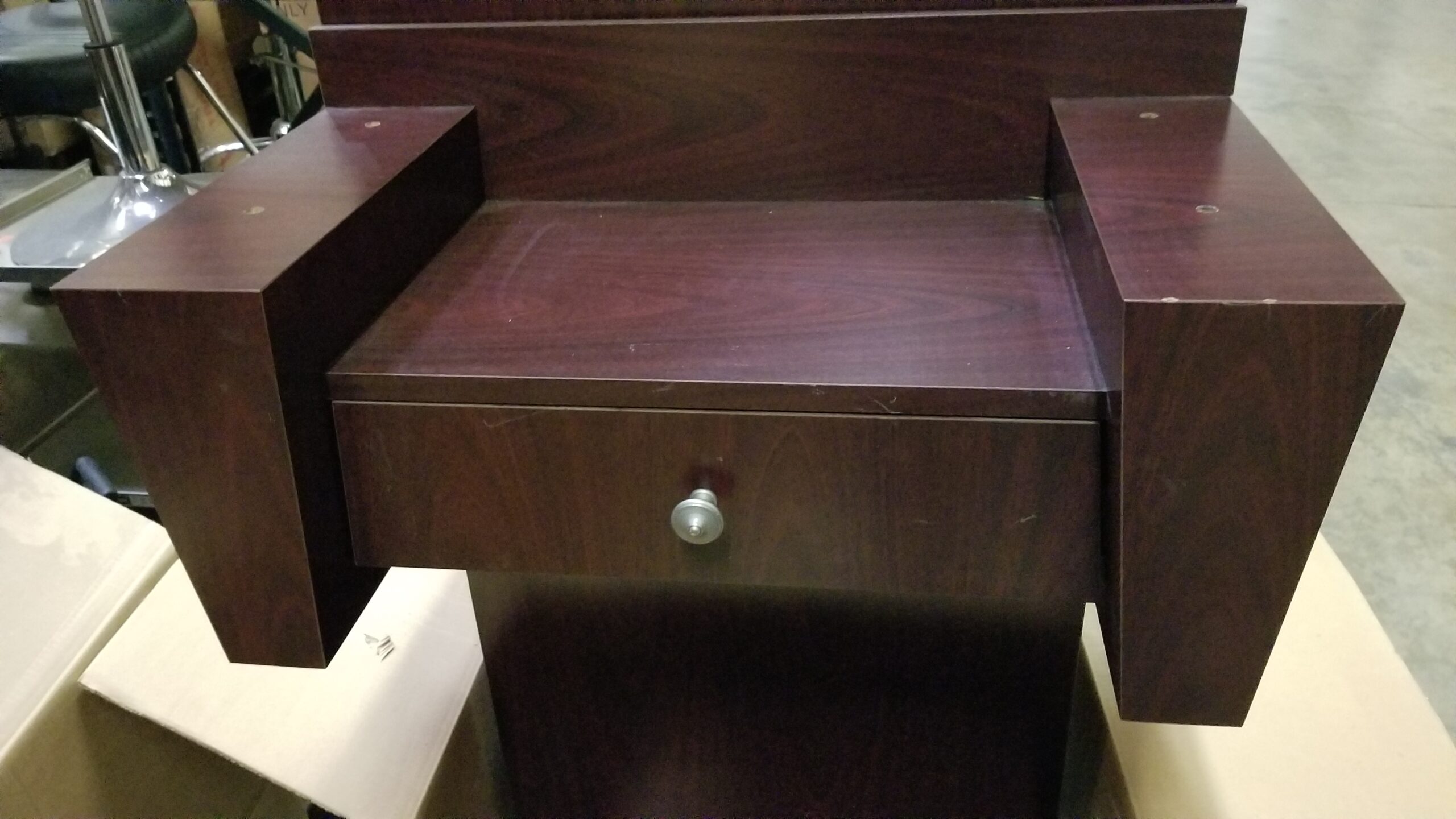 CLEARANCE Showroom Brandi Styling Island From Belvedere Includes Mirrors and Glass Shelves - Image 3