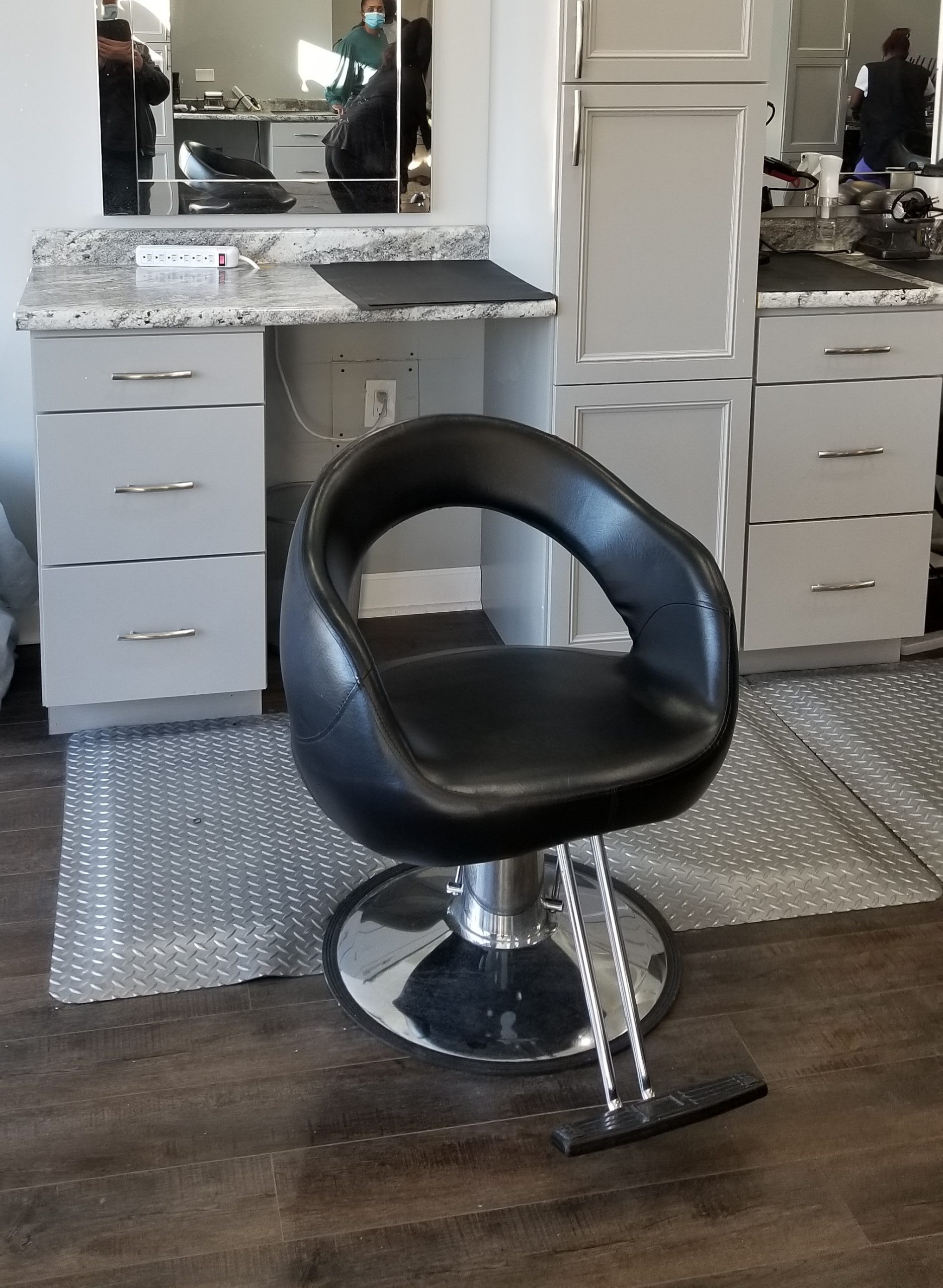 8223 Donatus Black Styling Chair - Image 2