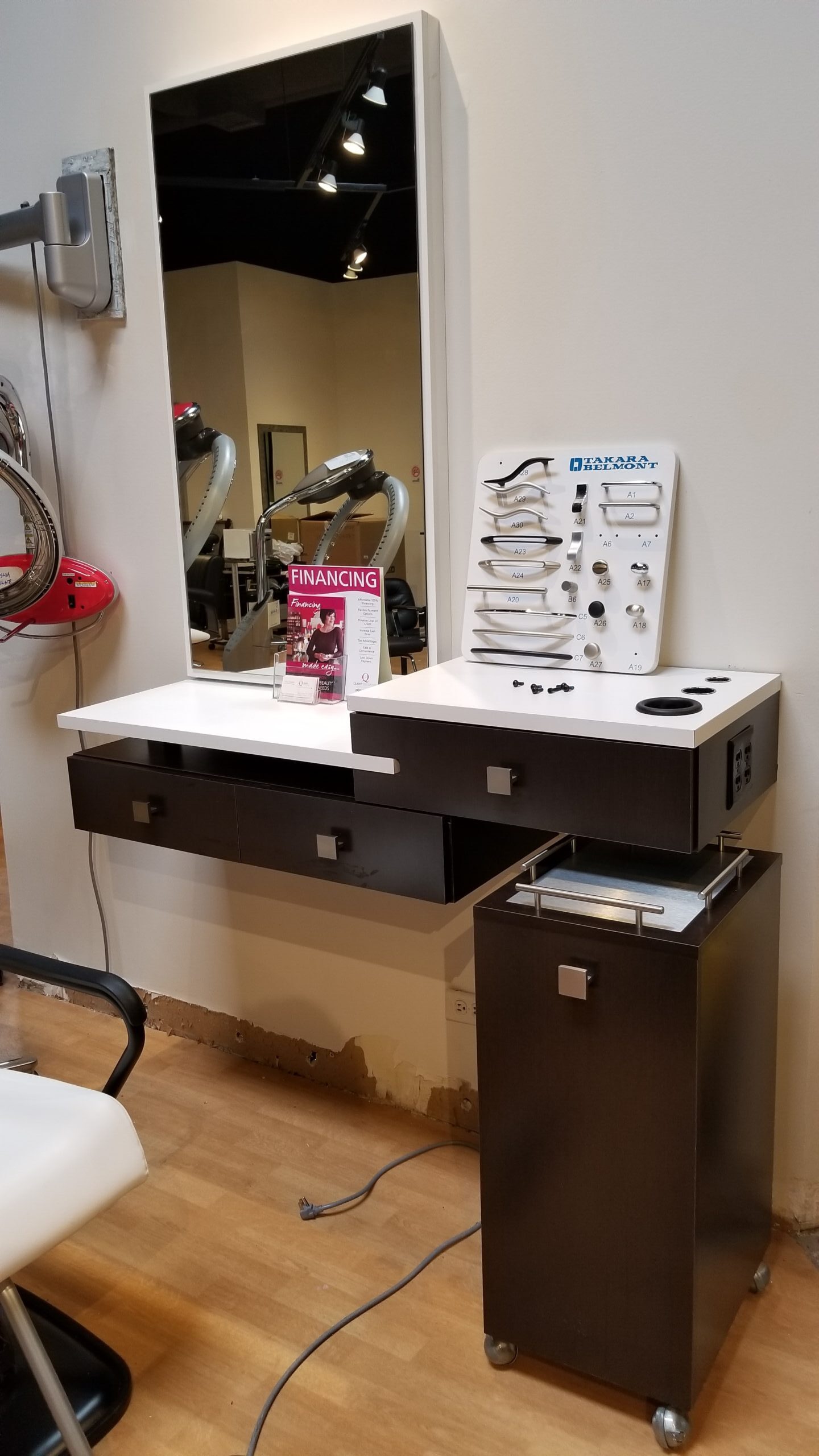 KUBIX Takara Belmont Station Showroom Model