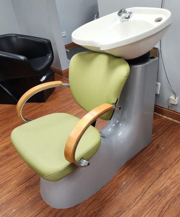 Takara Belmont Showroom Liberty Backwash