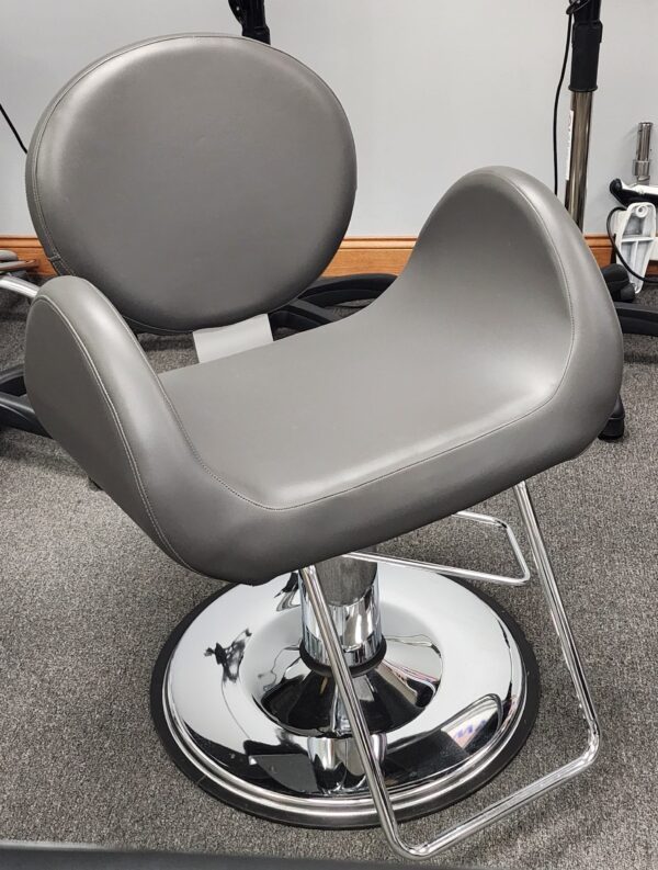 Showroom Model Novo Wide Styling Chair Made In Japan
