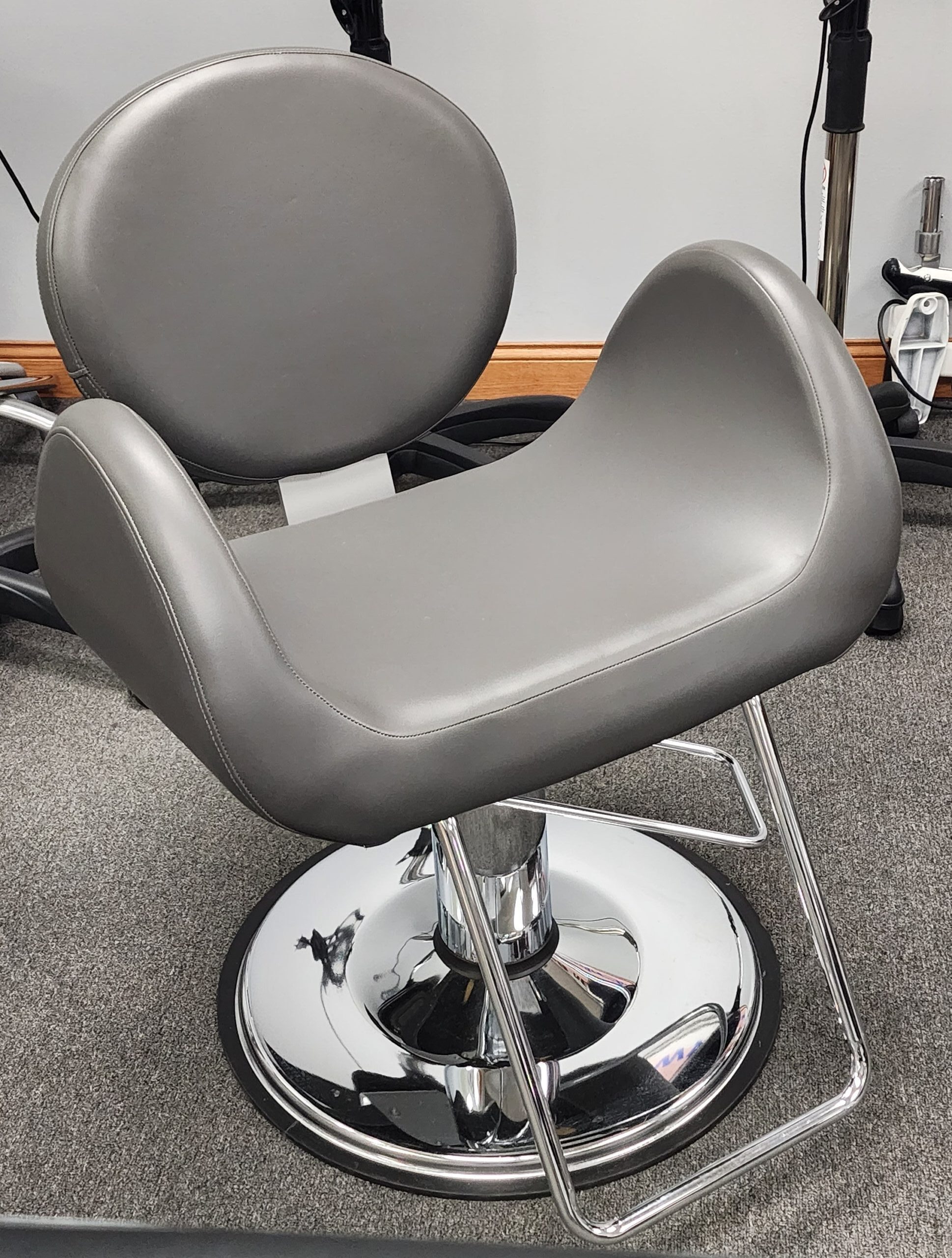 Showroom Model Novo Wide Styling Chair Made In Japan