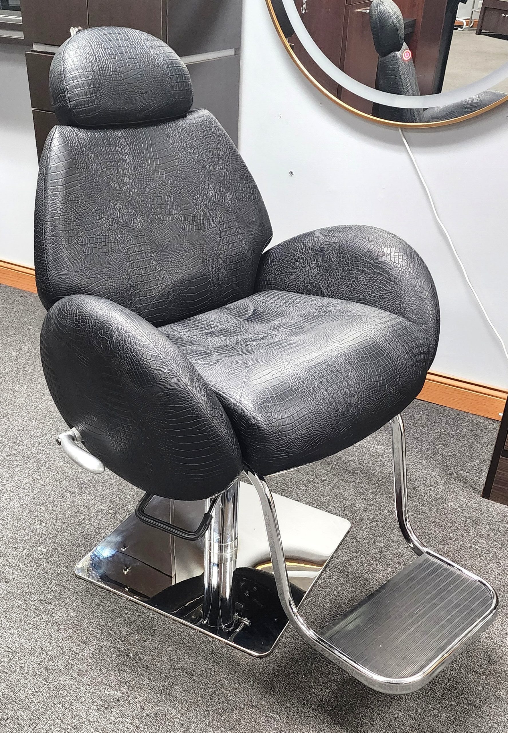 Prototype Reclining Chair With Removable Headrest