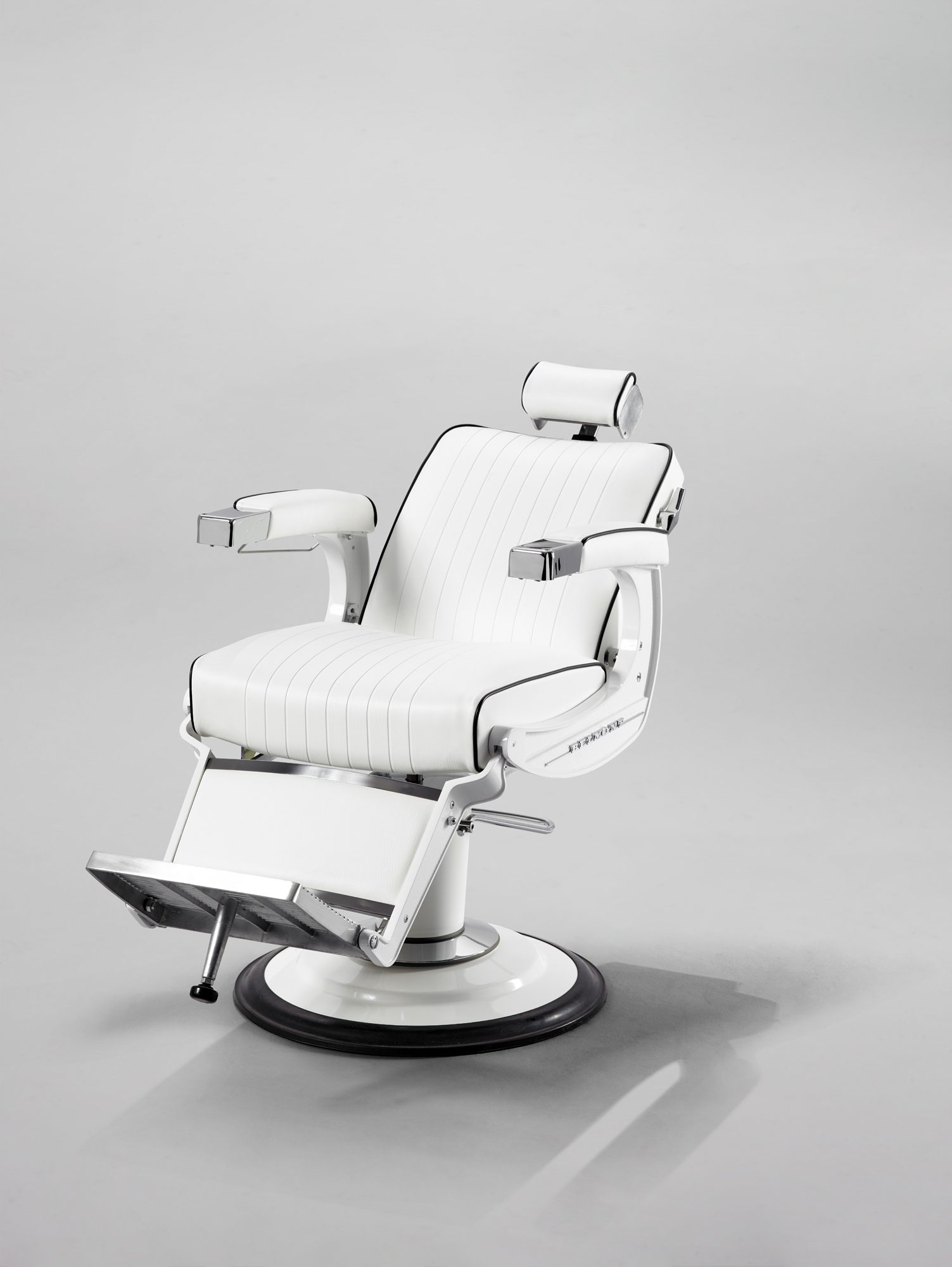 BB225 Elite White Elegance Barber Chair - Image 3