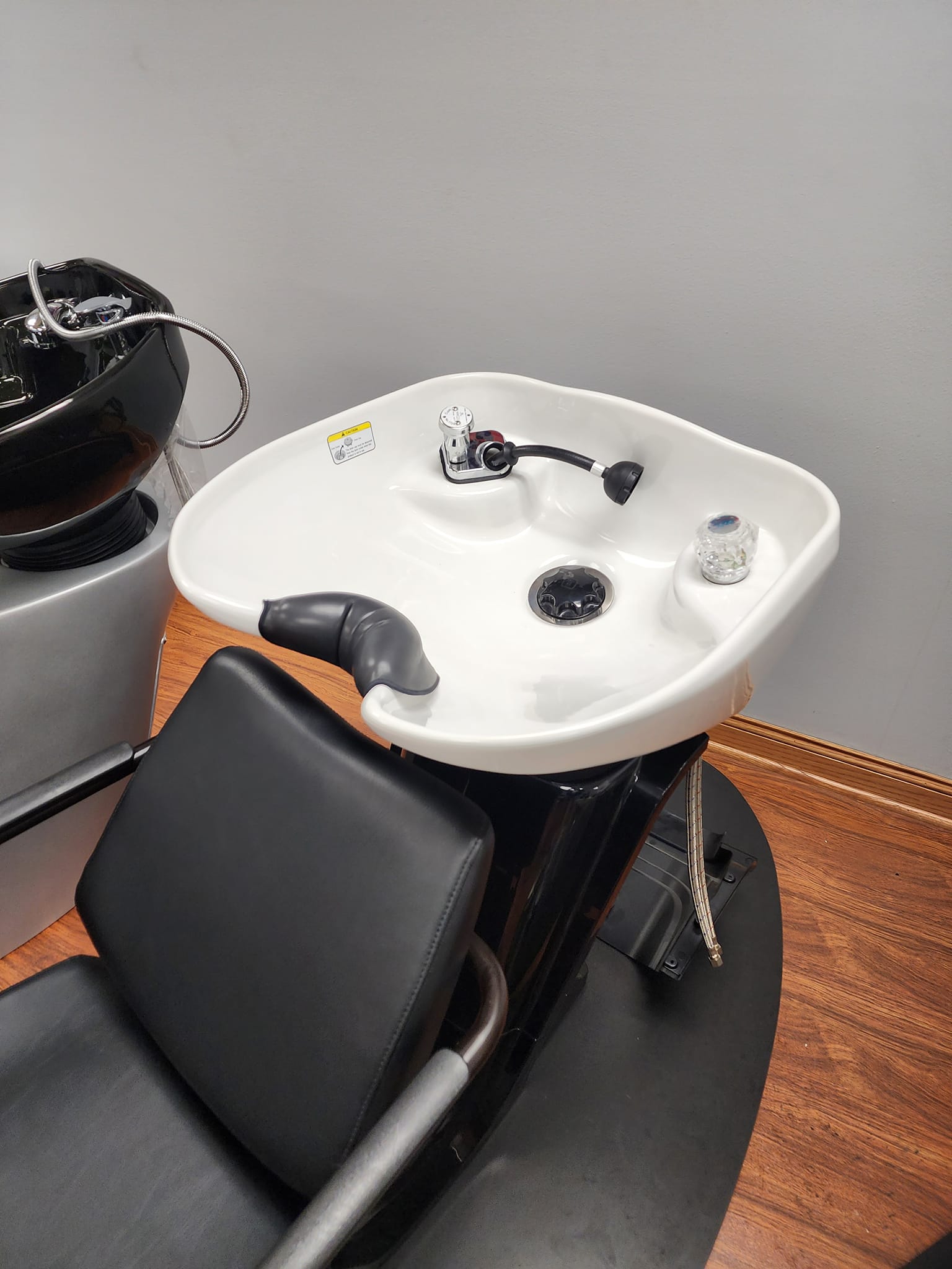 Showroom Prime Backwash Like New From Takara Belmont - Image 2