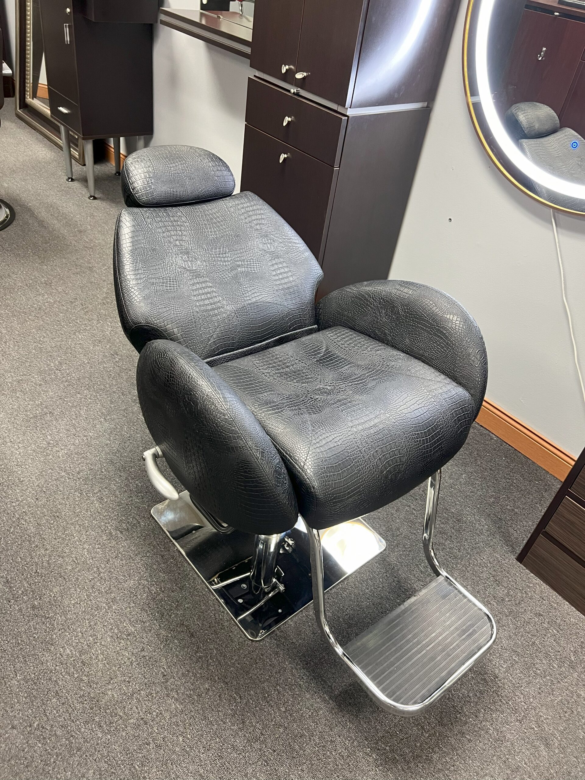 Prototype Reclining Chair With Removable Headrest - Image 2