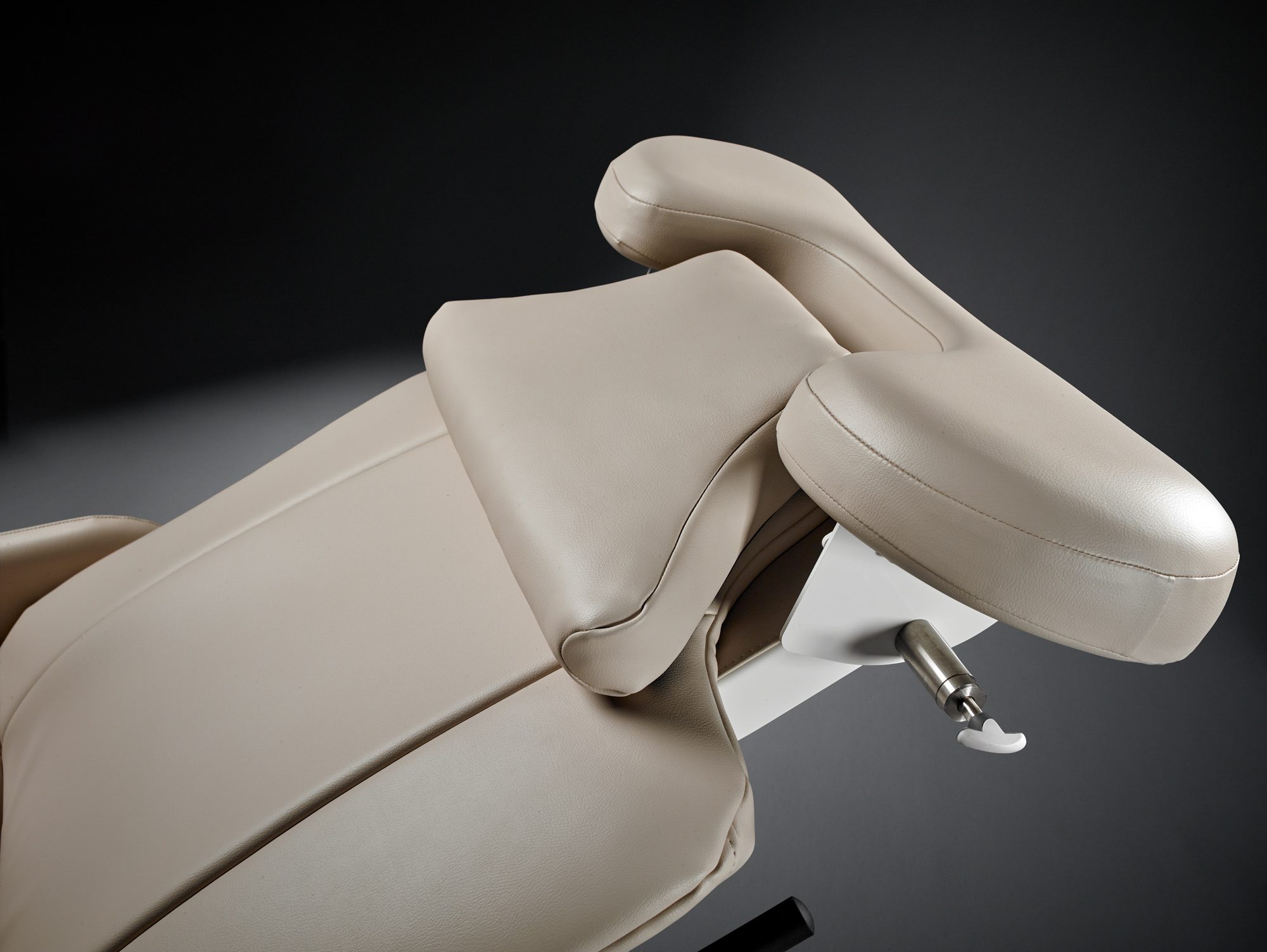 Takara Belmont RICHE Eye Lash Application Chair - Image 3