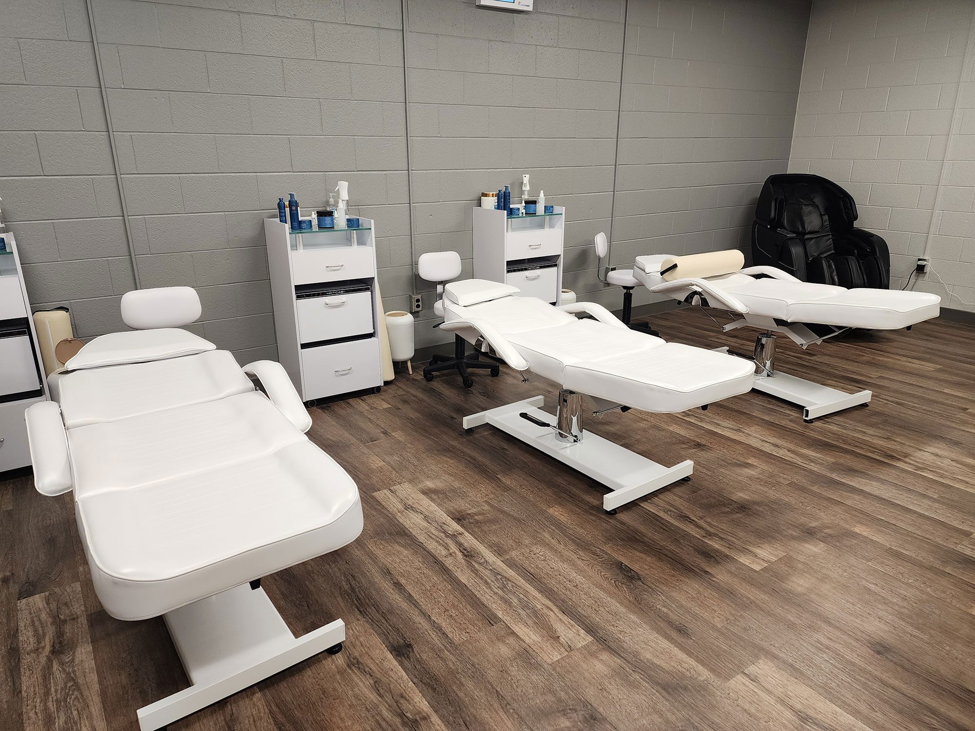 2501B Heavy Duty Hydraulic Facial Treatment Table - Image 3