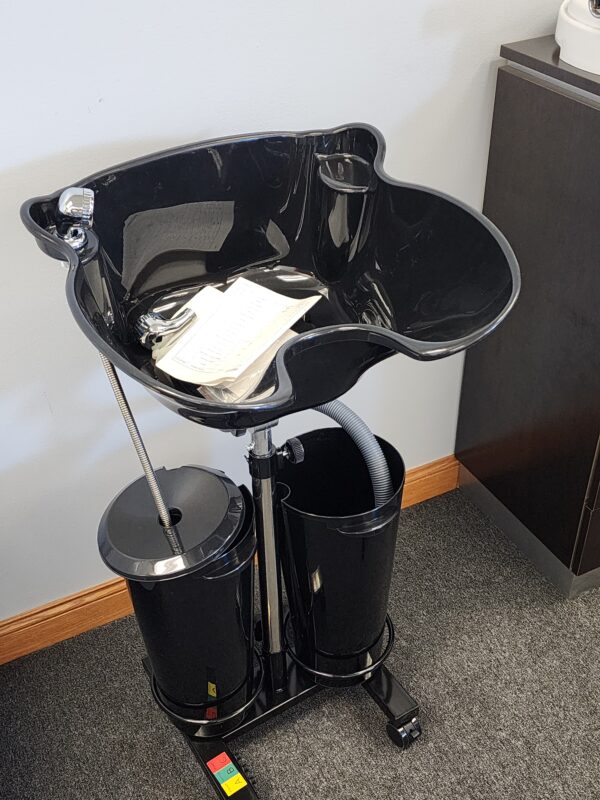 1 Portable Shampoo Bowl With Pump (New)