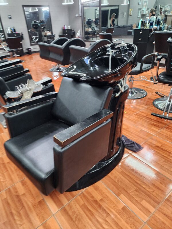 1 Used Black Backwash As Is