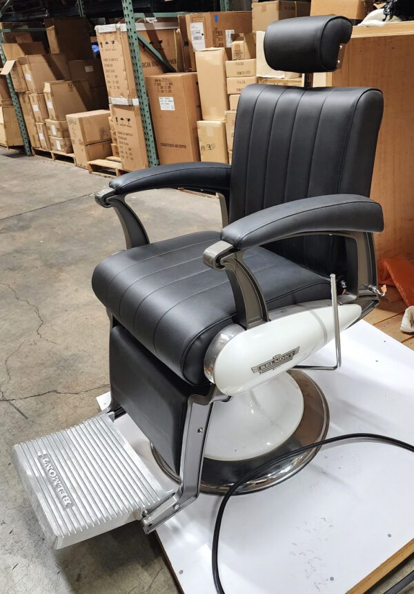 Takara Belmont Black Clipper Barber Chair (Show Model Like New)