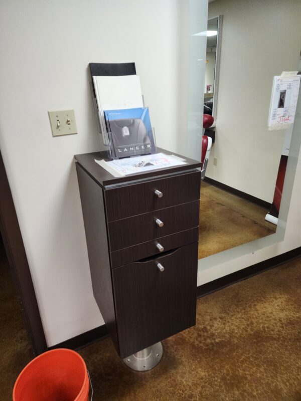 USA Made Pedestal Styling Station Showroom Model