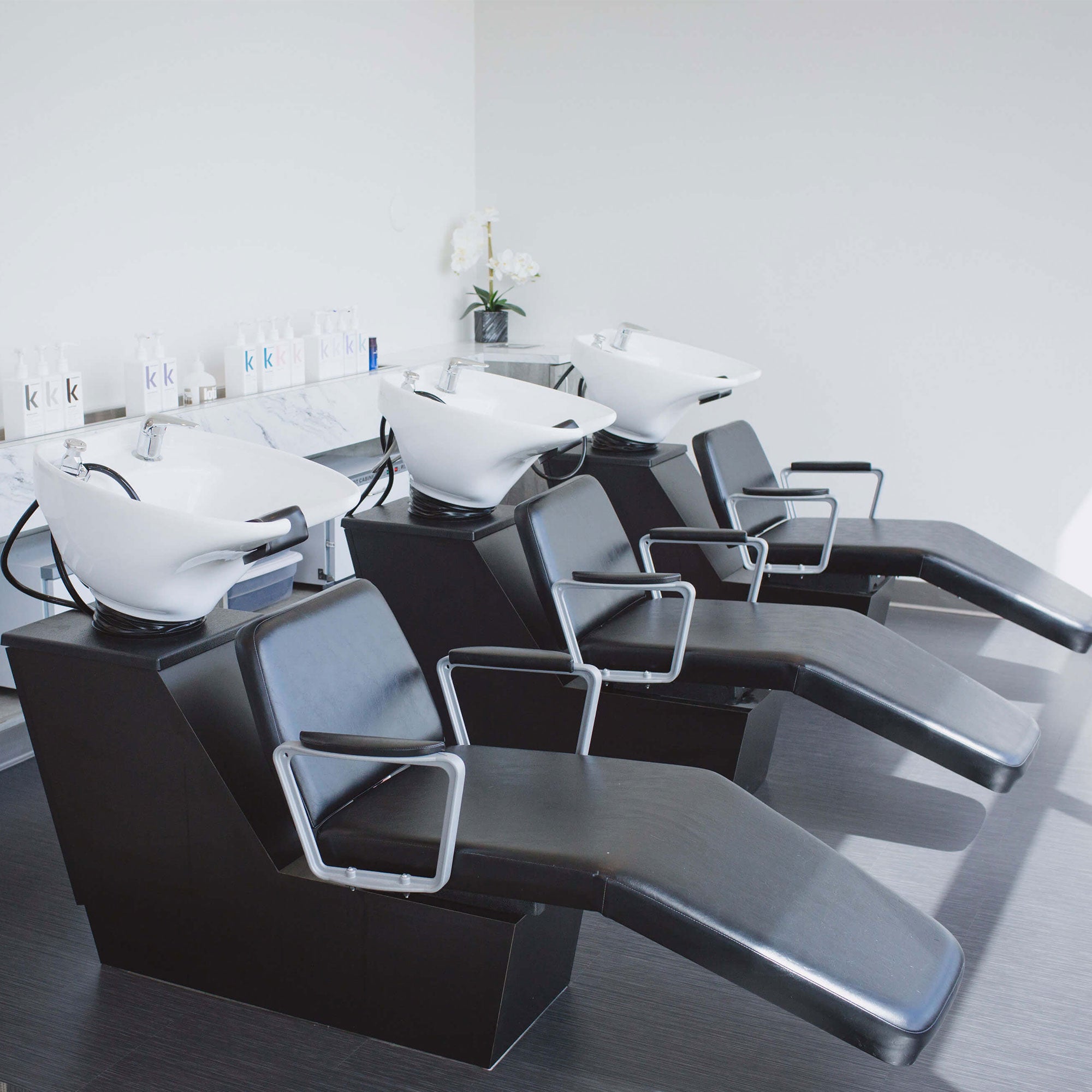 24AOS Lounge Backwash Shampoo Unit - Image 2