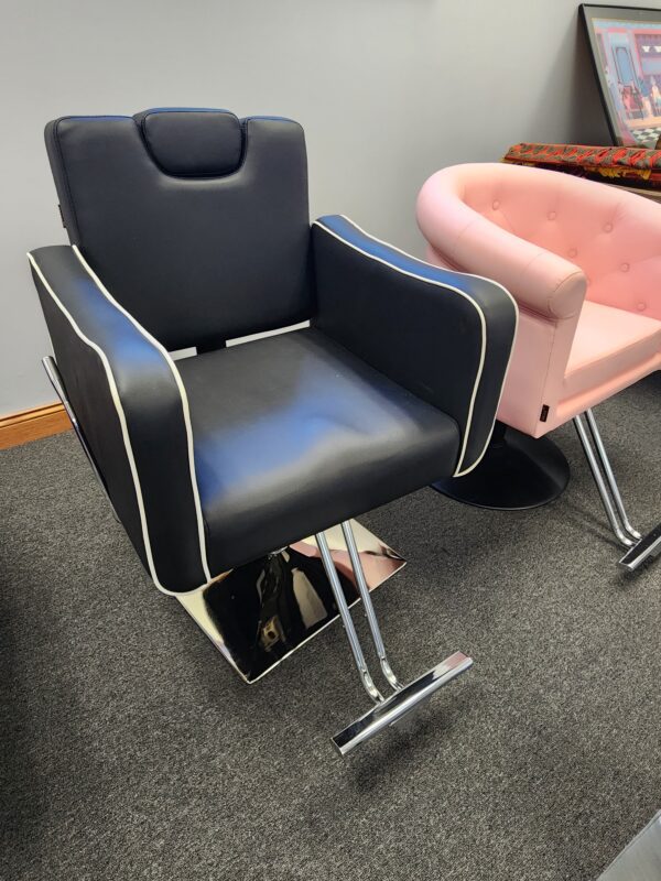 1 New Reclining All Purpose Styling Chair With Piping ( Tester Model)